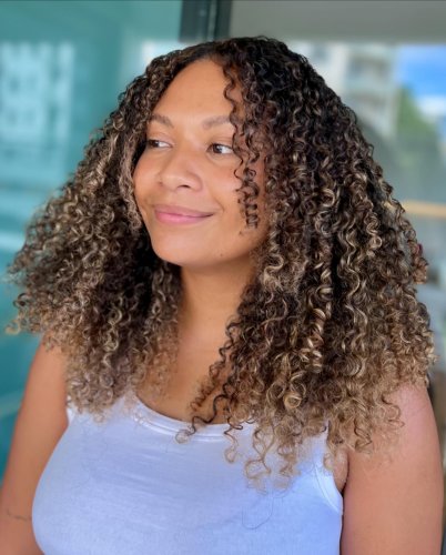 Carousel post from trindadehairstylist.