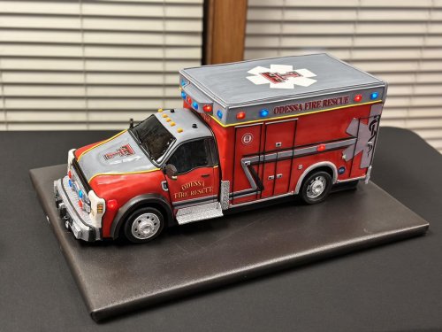 Carousel post from marquettescakestudio.