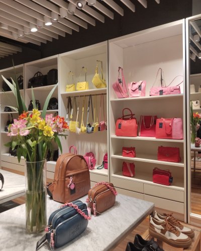 Carousel post from galeriaspacificoshopping.