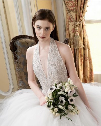 Carousel post from jolibride.