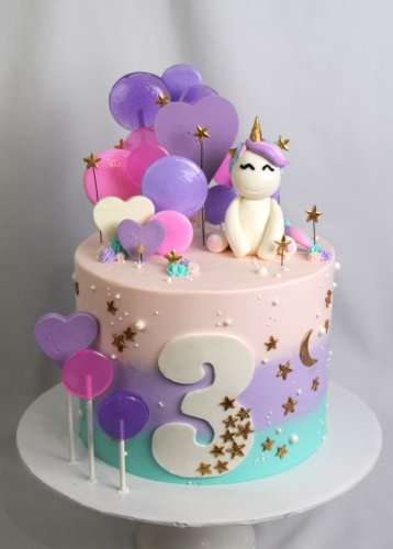 Photo post from marquettescakestudio.