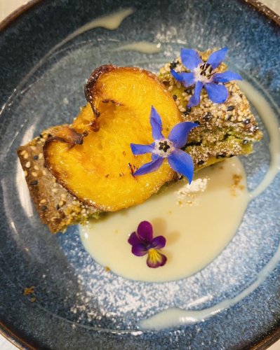 Carousel post from miditreizepontarlier.