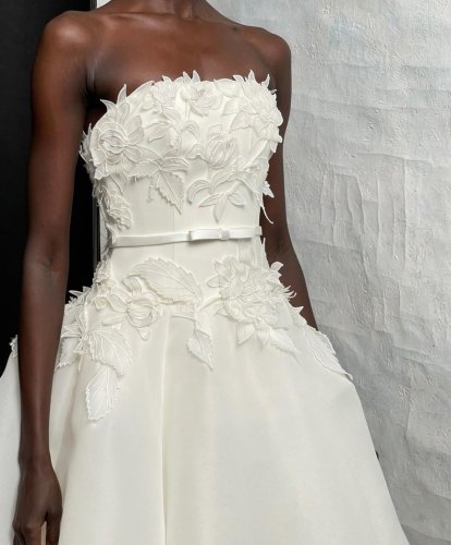 Carousel post from jolibride.