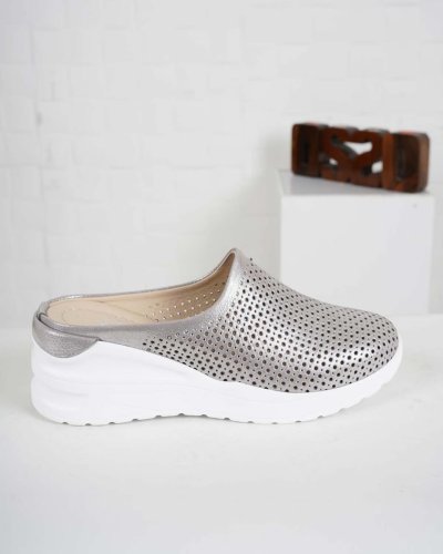 Carousel post from ossoshoes.