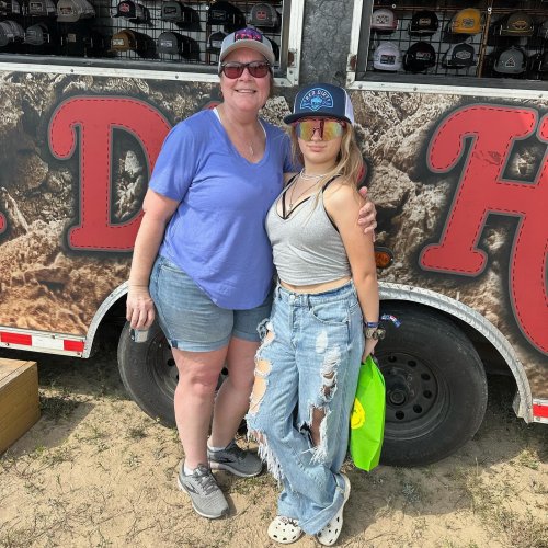 Carousel post from reddirthatco.