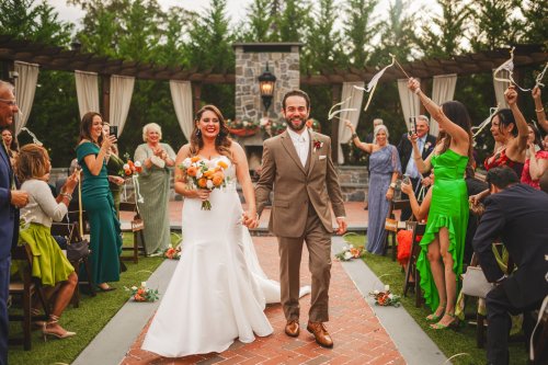 Carousel post from thecurvybridenj.