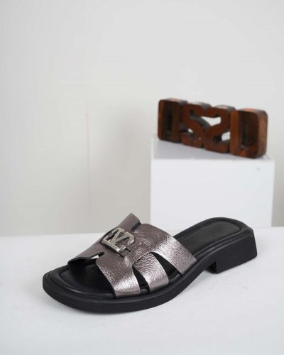 Carousel post from ossoshoes.
