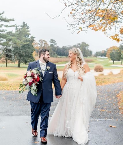 Carousel post from thecurvybridenj.