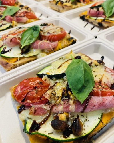 Carousel post from miditreizepontarlier.