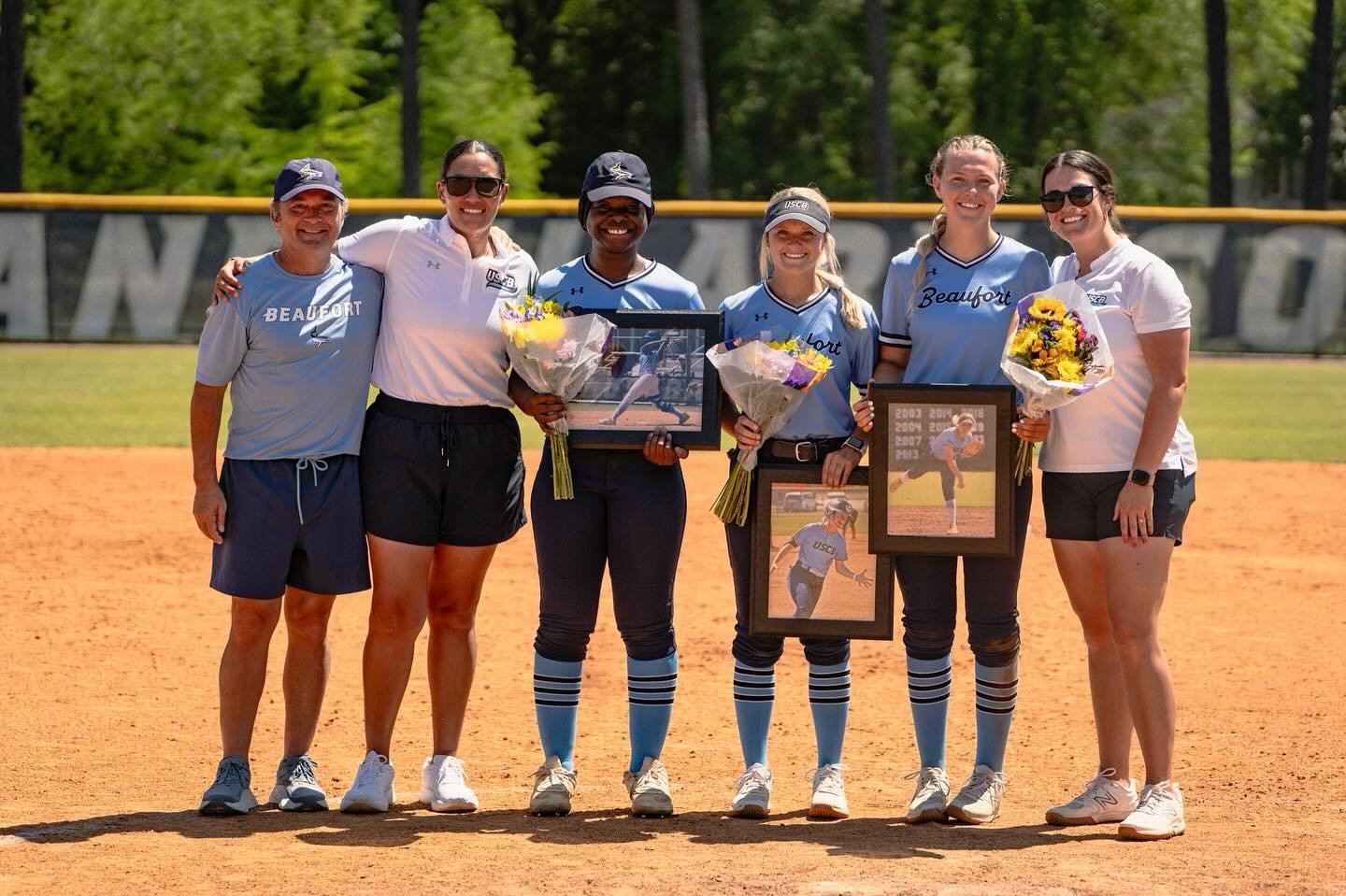 Carousel post from uscbsandsharks.