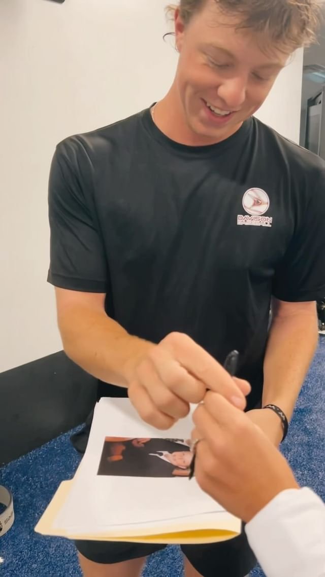 Video post from uscbsandsharks.