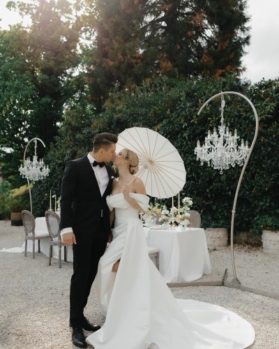 Carousel post from suesseboutique.