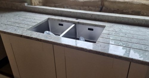 Carousel post from ellocoworktops.