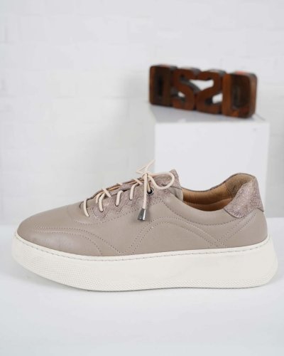 Carousel post from ossoshoes.