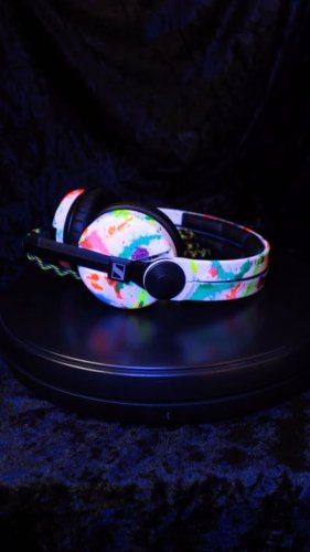 Video post from customcans_headphones.