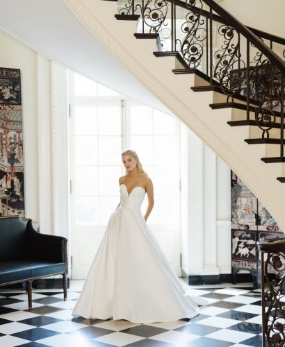 Carousel post from jolibride.