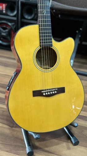 Video post from miyatamusic.