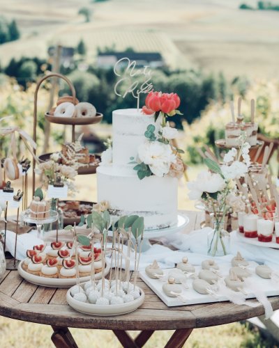 Carousel post from suesseboutique.