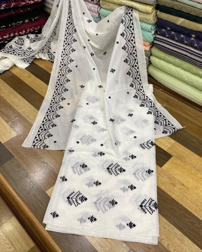 Carousel post from akbar_fabrics_.