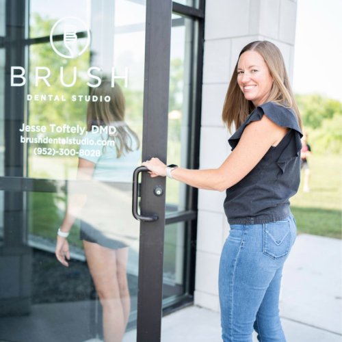 Photo post from brush.dental.studio.
