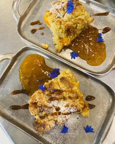 Carousel post from miditreizepontarlier.