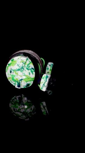 Video post from customcans_headphones.