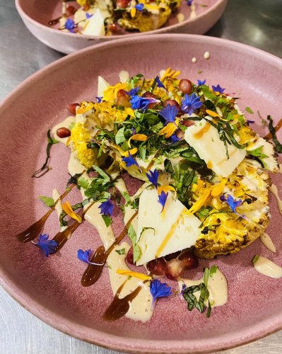 Carousel post from miditreizepontarlier.