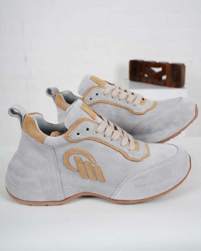 Carousel post from ossoshoes.