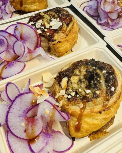 Carousel post from miditreizepontarlier.