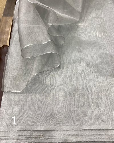 Carousel post from akbar_fabrics_.