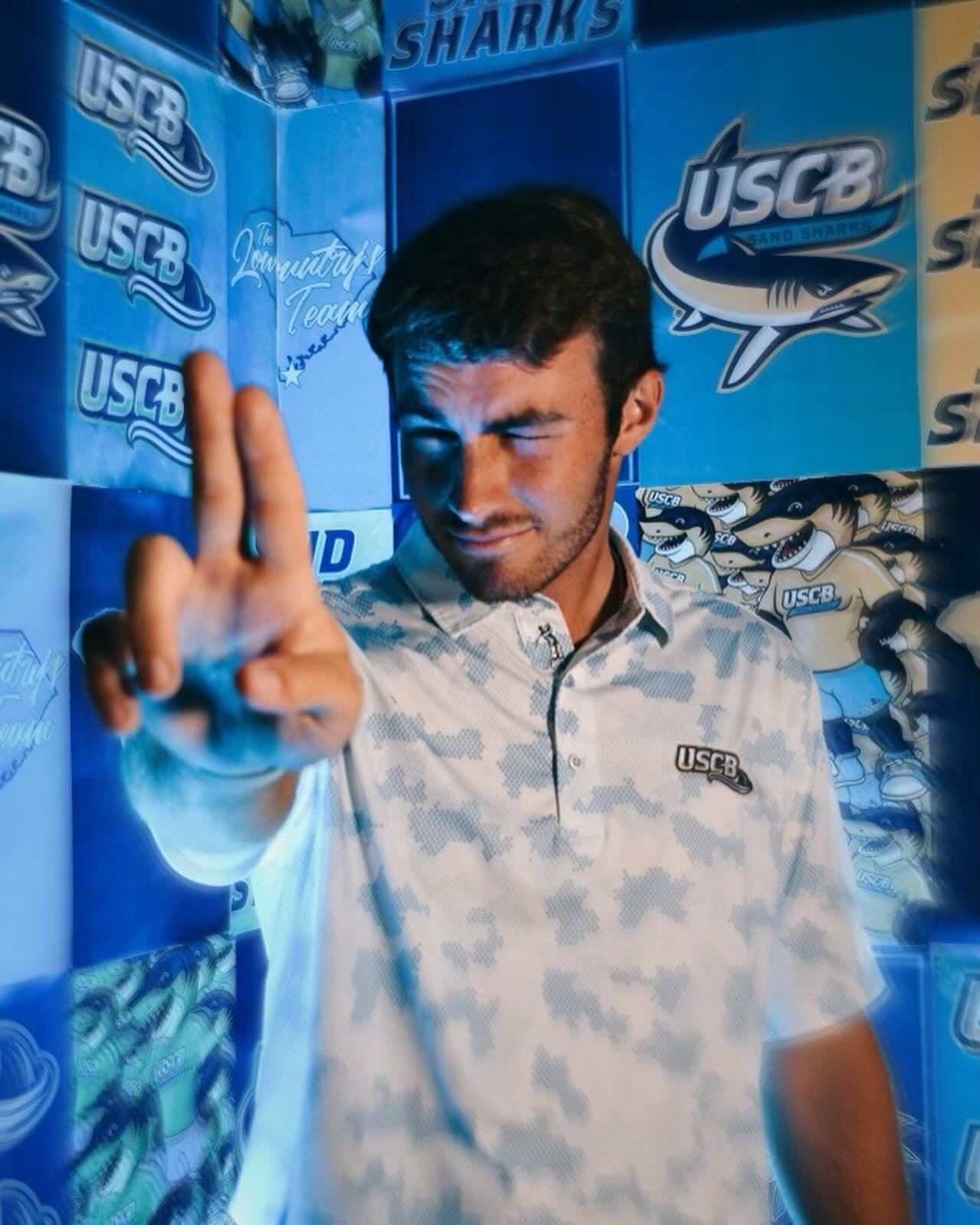 Carousel post from uscbsandsharks.