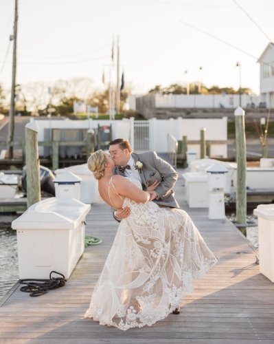 Carousel post from thecurvybridenj.