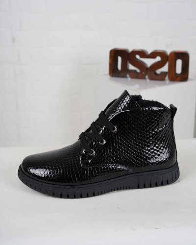 Carousel post from ossoshoes.