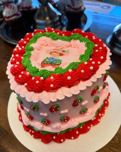 Photo post from smallcakestyler.