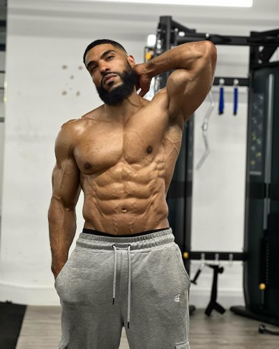 Carousel post from ph_gains.