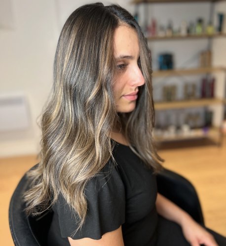 Carousel post from trindadehairstylist.