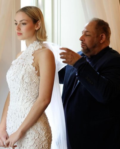 Carousel post from jolibride.