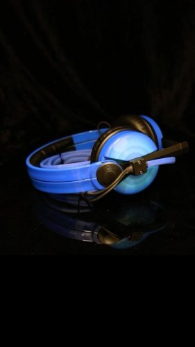 Video post from customcans_headphones.