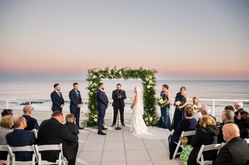 Carousel post from thecurvybridenj.