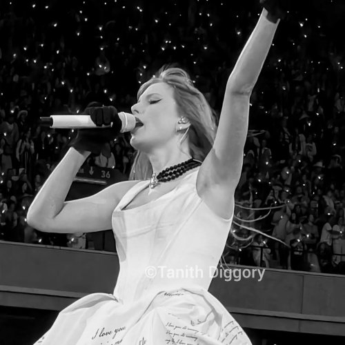 Carousel post from perdita00.