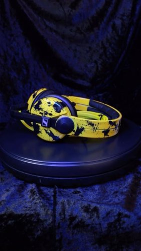 Video post from customcans_headphones.