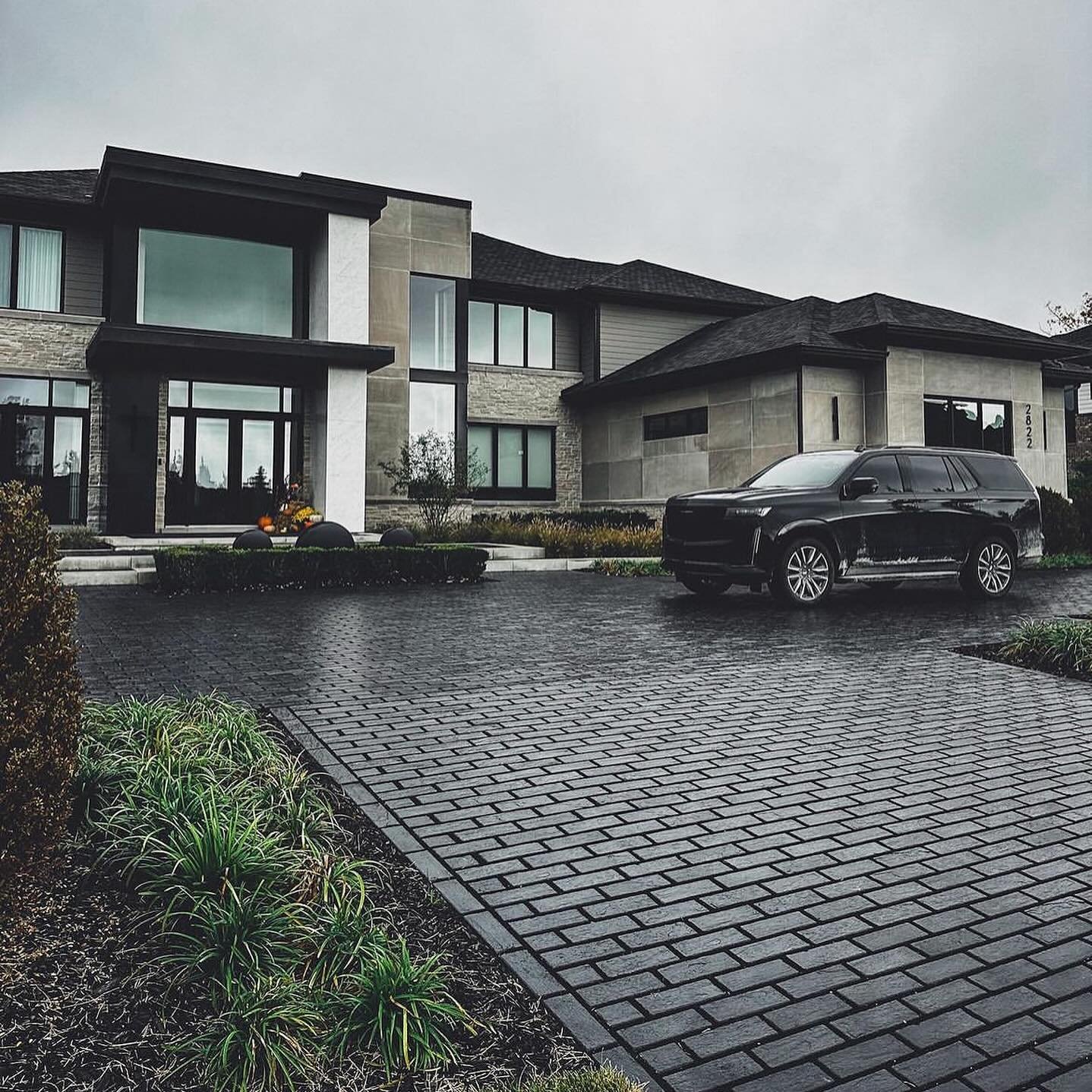 Carousel post from techobloc.