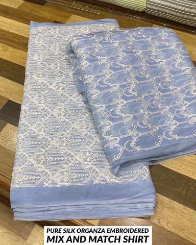 Carousel post from akbar_fabrics_.