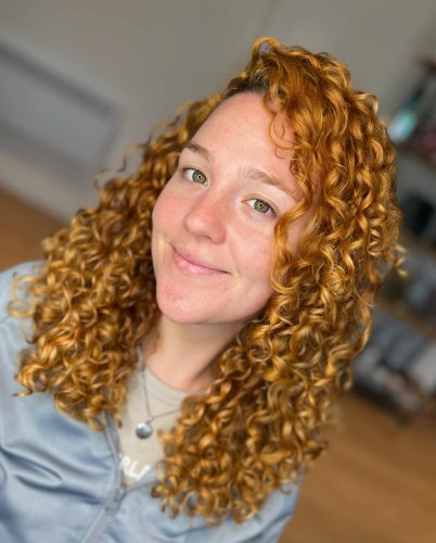 Carousel post from trindadehairstylist.