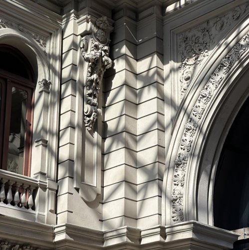 Carousel post from galeriaspacificoshopping.