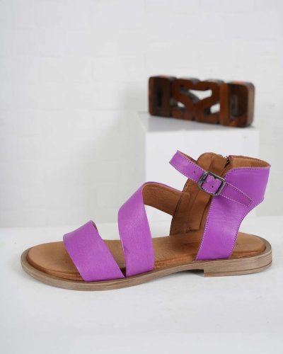 Carousel post from ossoshoes.