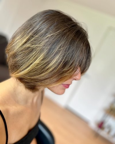 Carousel post from trindadehairstylist.