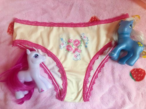 Carousel post from margaritabloom.