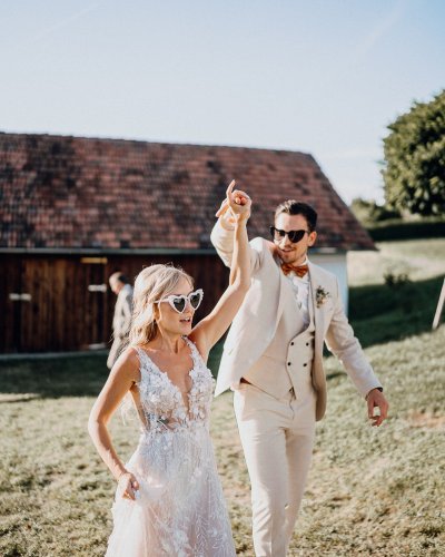 Carousel post from suesseboutique.