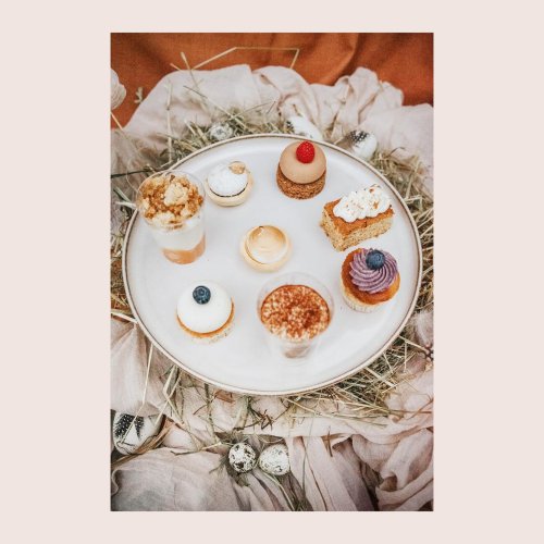 Carousel post from suesseboutique.